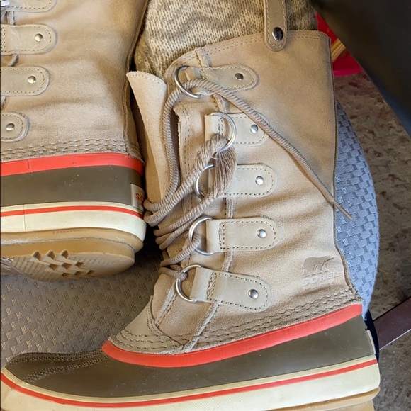 Sorel Boots - Picture 2 of 8